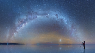 Photos of These Bolivian Salt Flats Perfectly Reflect the Night Sky